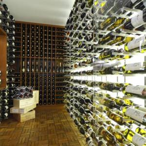 Vinotéka má vyše stovky špièkových vín